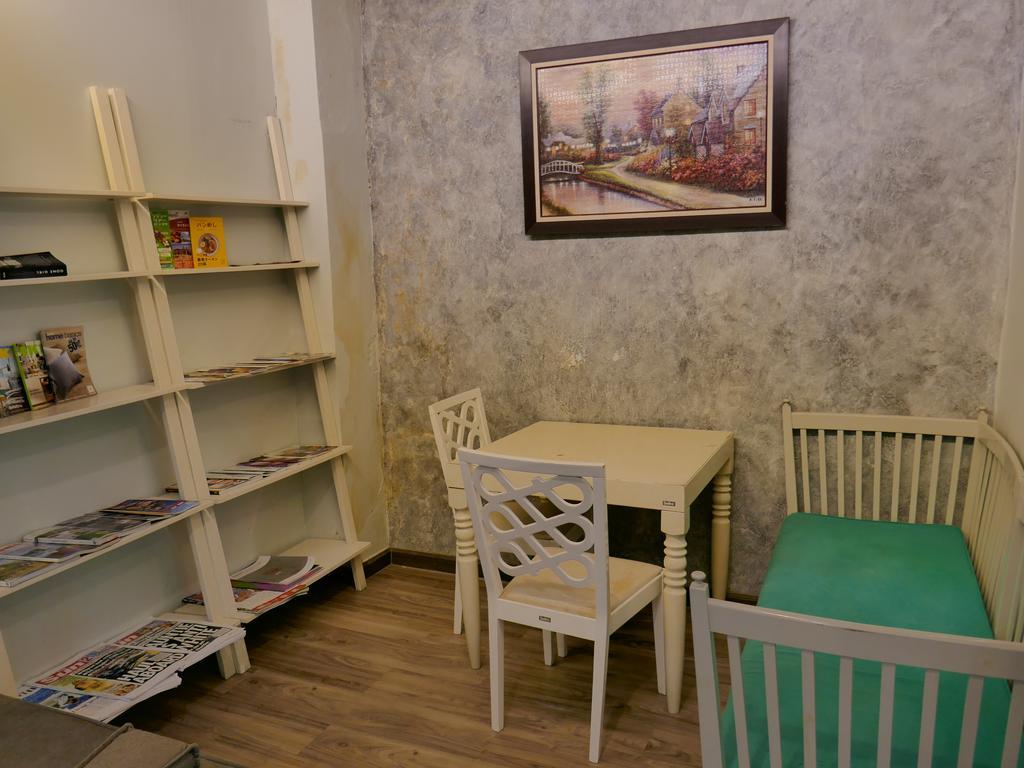 First 1 Boutique Hostel At Sukhumvit 1 Bangkok Buitenkant foto