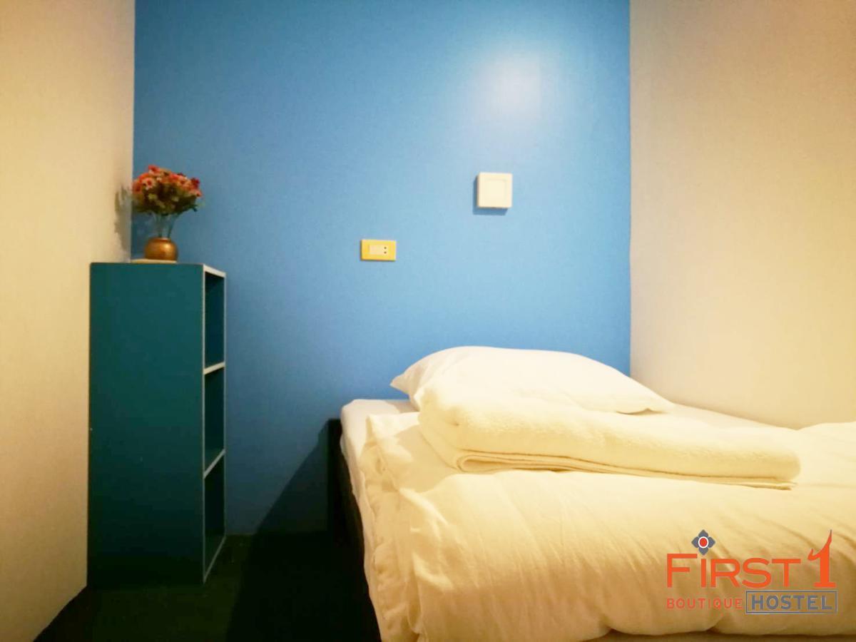 First 1 Boutique Hostel At Sukhumvit 1 Bangkok Buitenkant foto