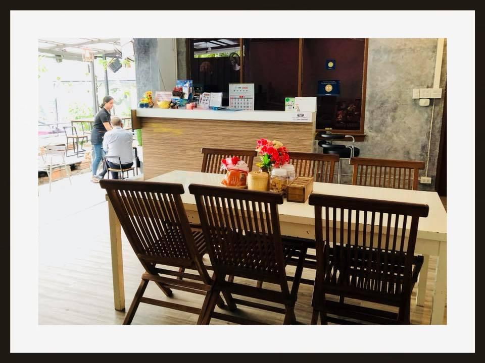 First 1 Boutique Hostel At Sukhumvit 1 Bangkok Buitenkant foto