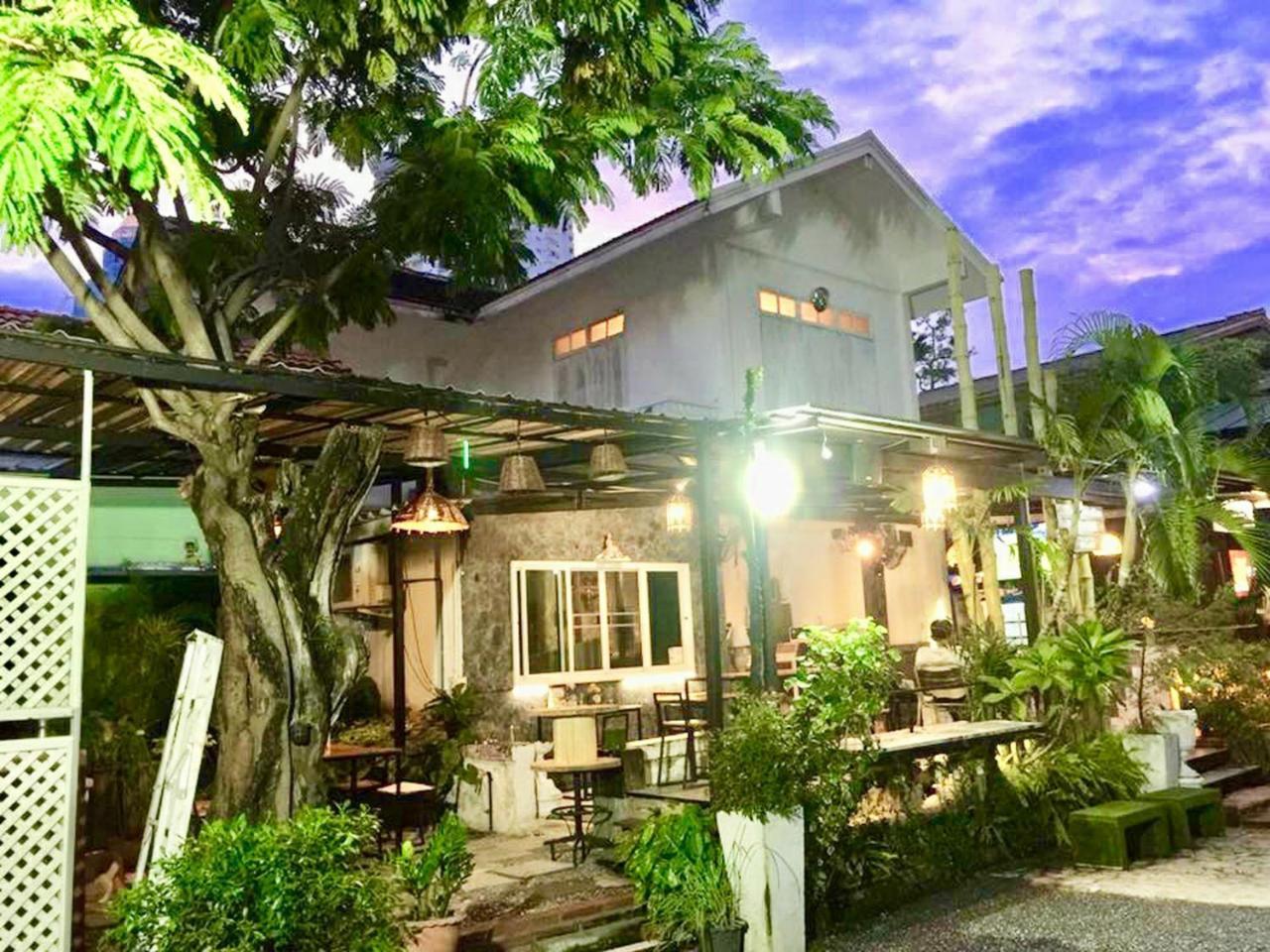 First 1 Boutique Hostel At Sukhumvit 1 Bangkok Buitenkant foto